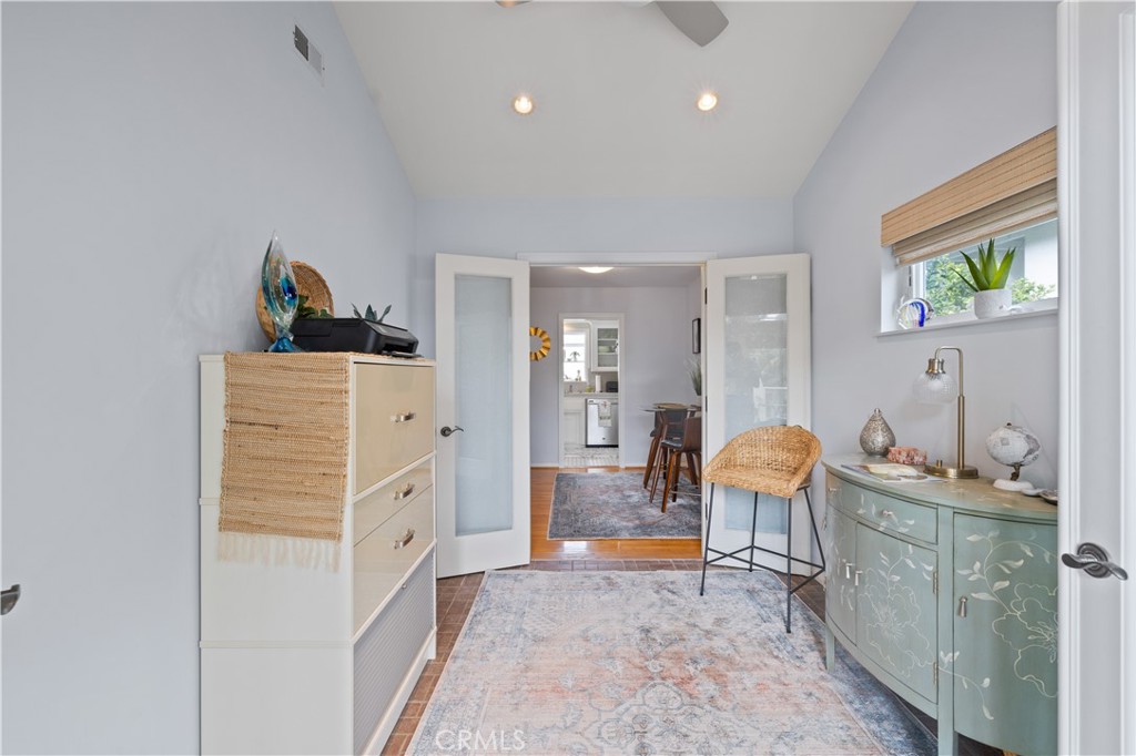 208 W Avenida De Los Lobos Marinos