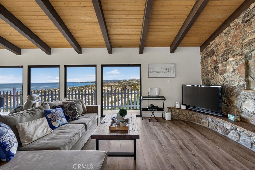 307 E Avenida Cordoba