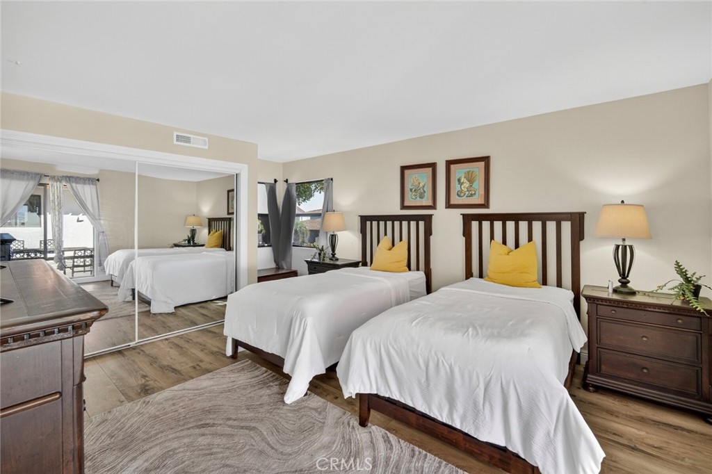 307 E Avenida Cordoba