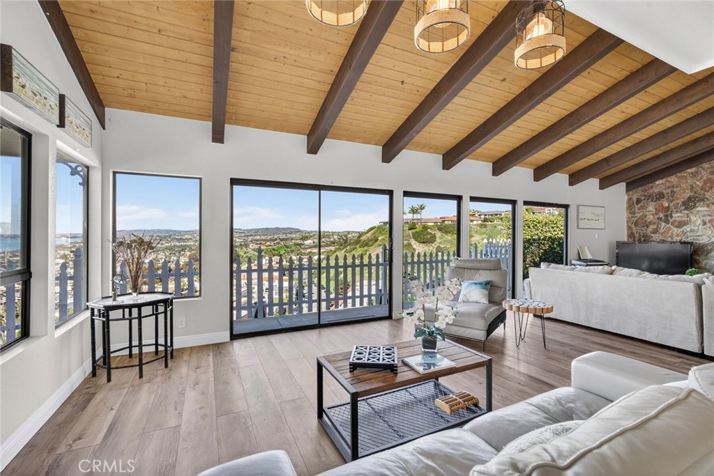 307 E Avenida Cordoba