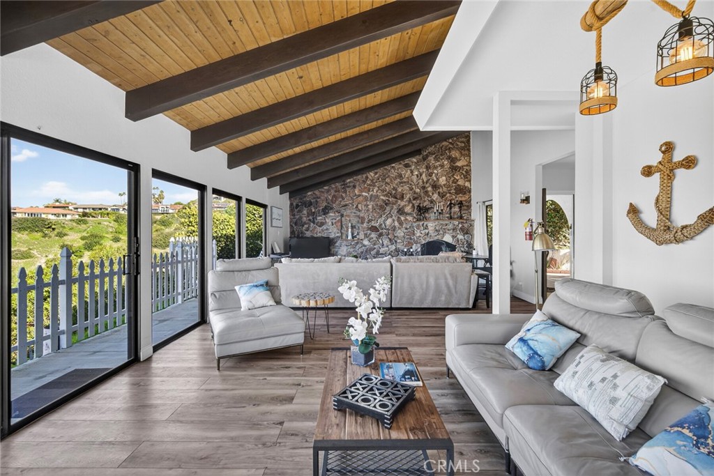 307 E Avenida Cordoba