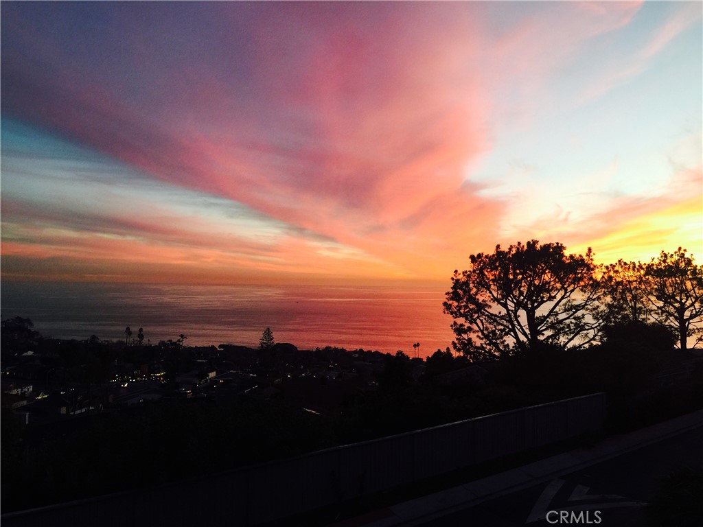 21 N Vista De La Luna