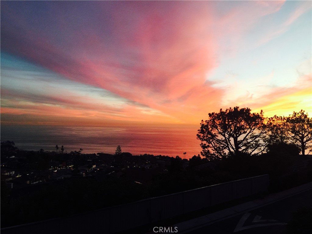 21 N Vista De La Luna