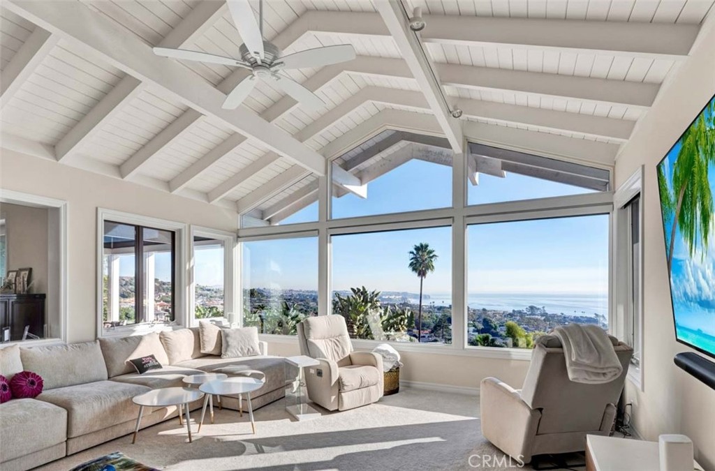 21 N Vista De La Luna