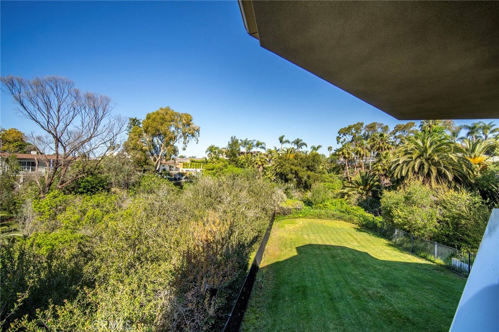 214 Avenida Montalvo 2