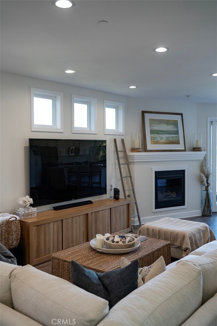 214 Avenida Montalvo 2