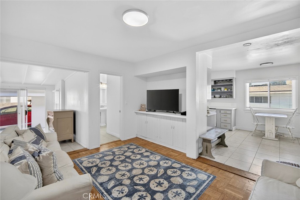 237 Avenida Montalvo A