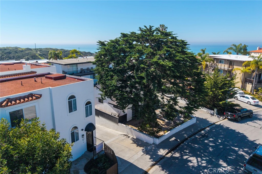 237 Avenida Montalvo A