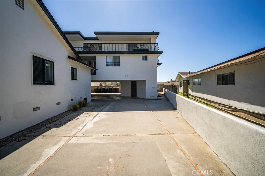 237 Avenida Montalvo A
