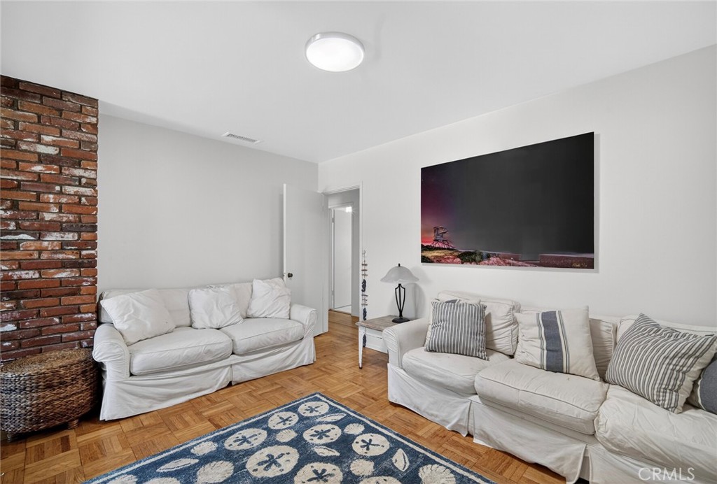 237 Avenida Montalvo A