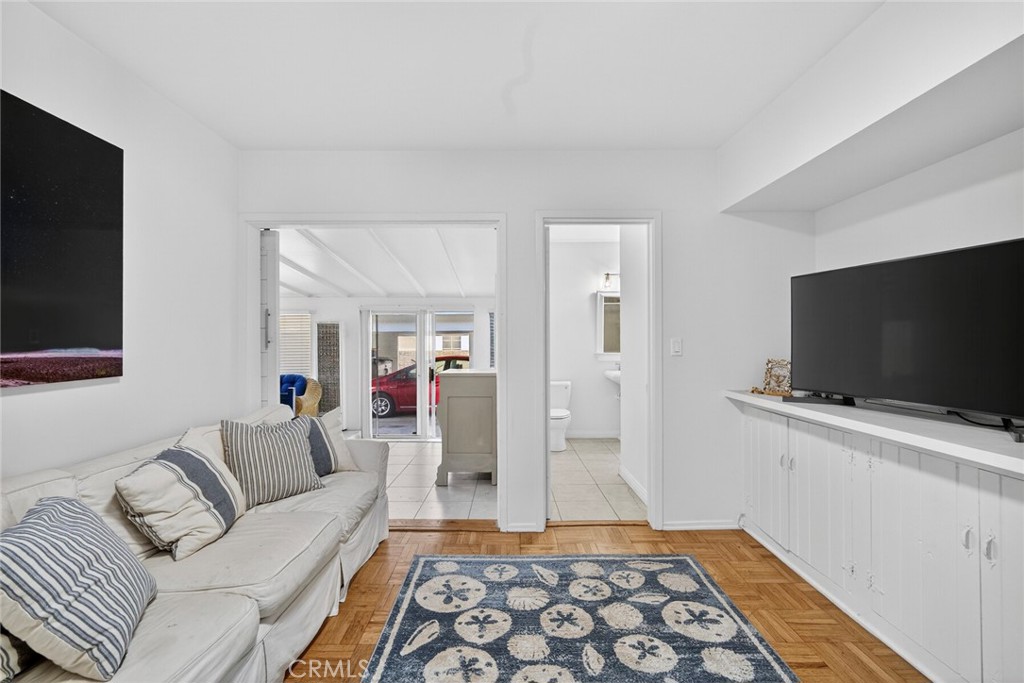 237 Avenida Montalvo A