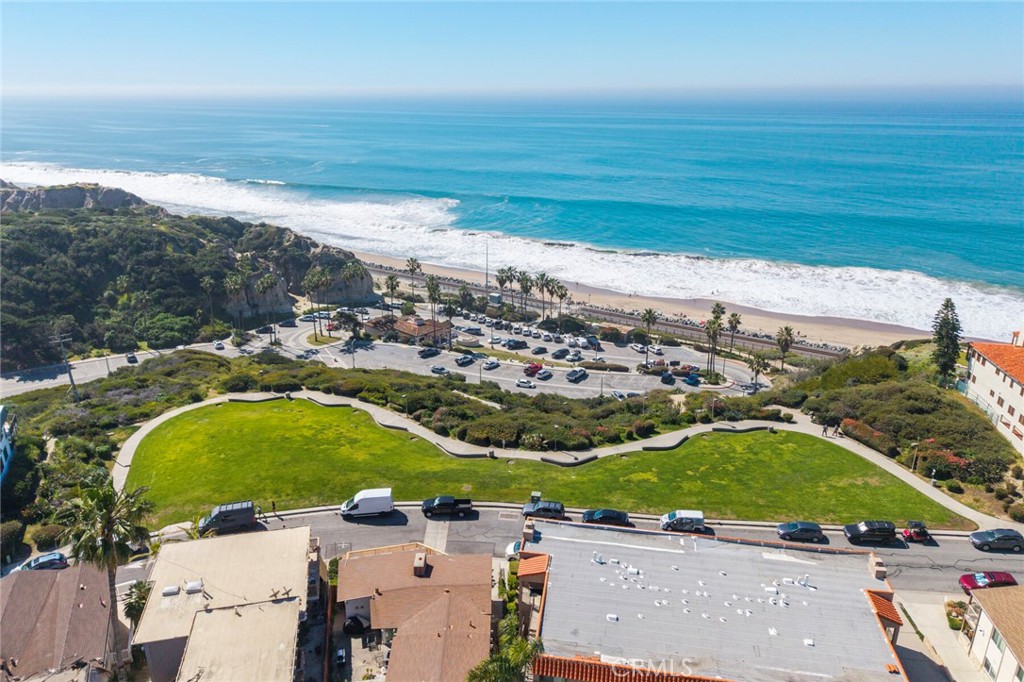 237 Avenida Montalvo A