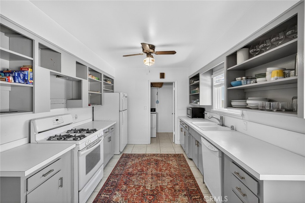 237 Avenida Montalvo A