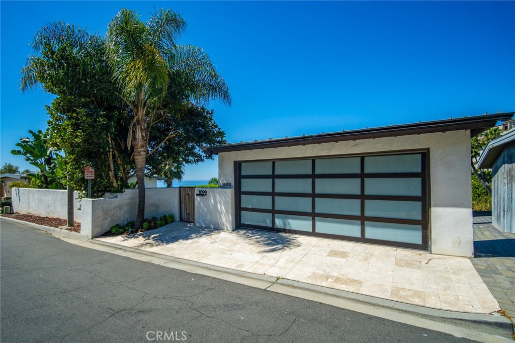 1099 Skyline Dr