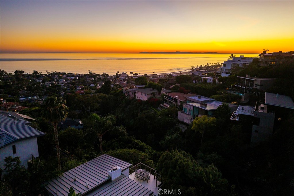 1099 Skyline Dr