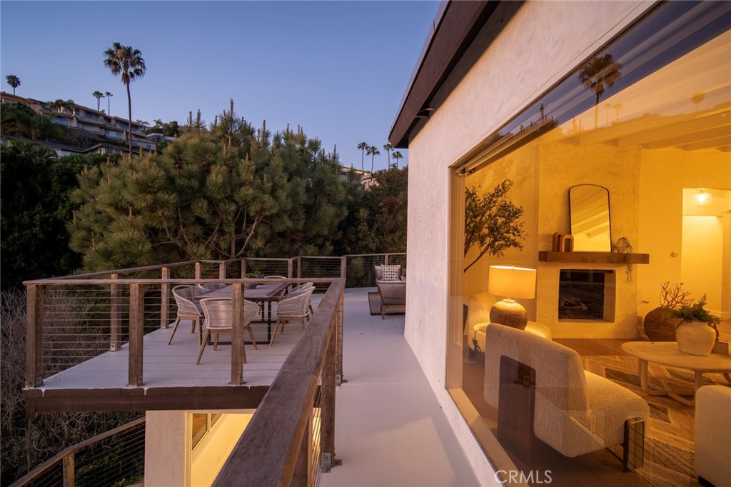 1099 Skyline Dr