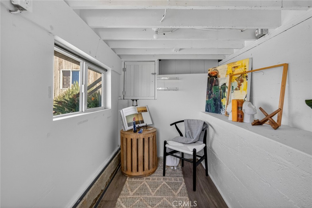 1099 Skyline Dr