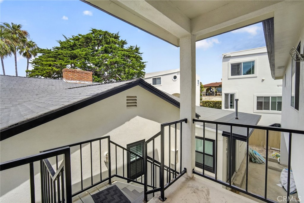 237 Avenida Montalvo B