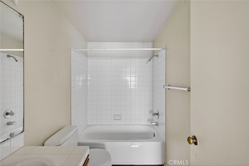 237 Avenida Montalvo B