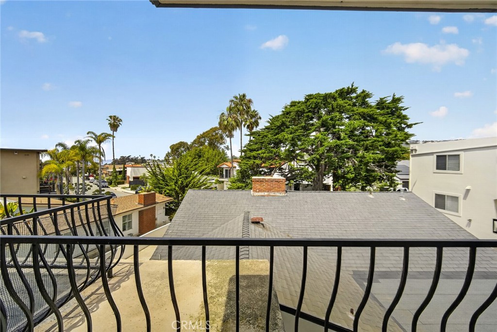 237 Avenida Montalvo B