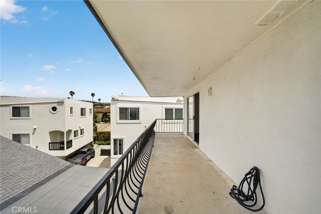 237 Avenida Montalvo B