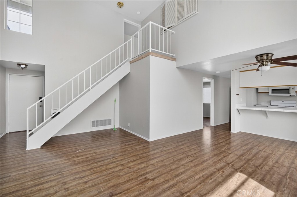 237 Avenida Montalvo B