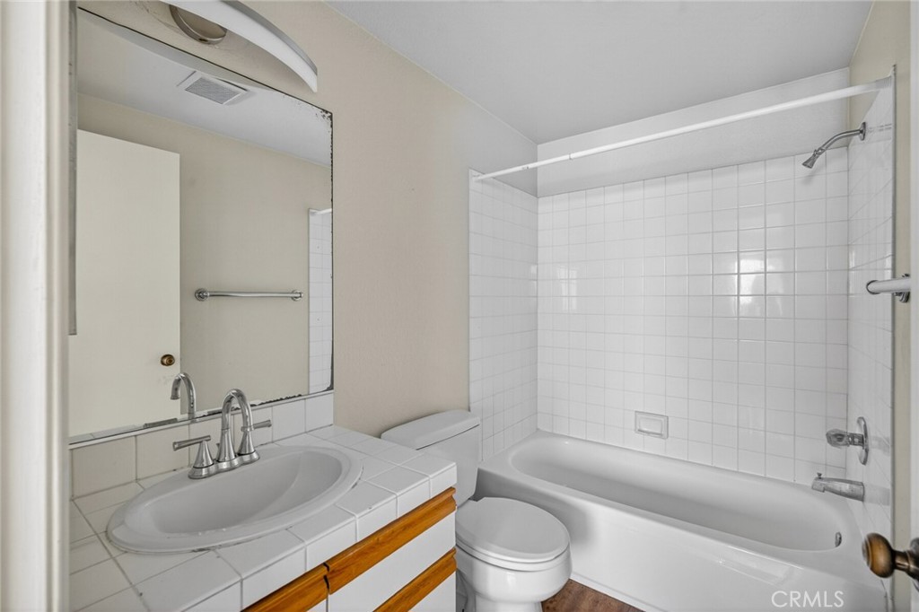 237 Avenida Montalvo B