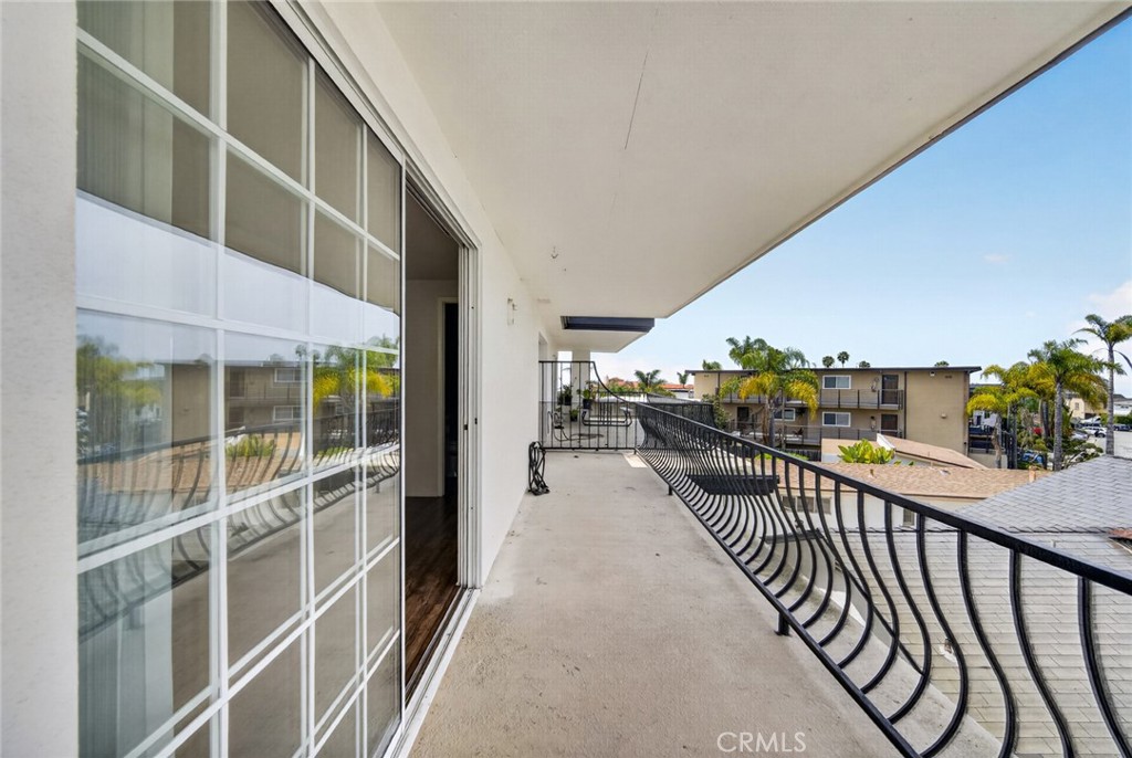 237 Avenida Montalvo B