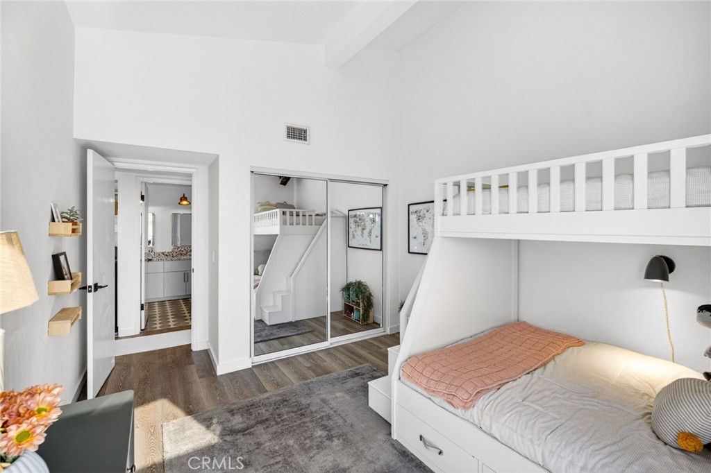 956 Tia Juana