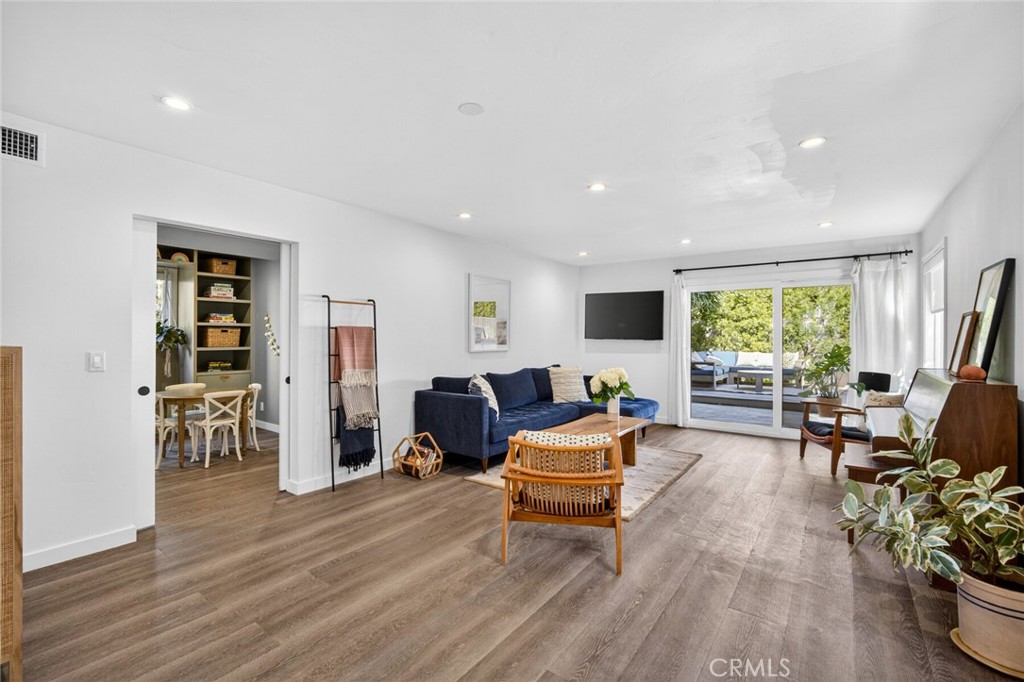 956 Tia Juana