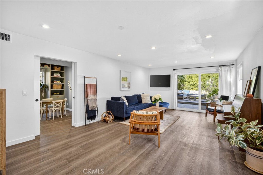 956 Tia Juana