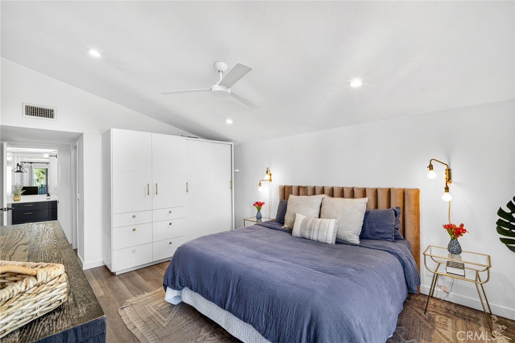 956 Tia Juana