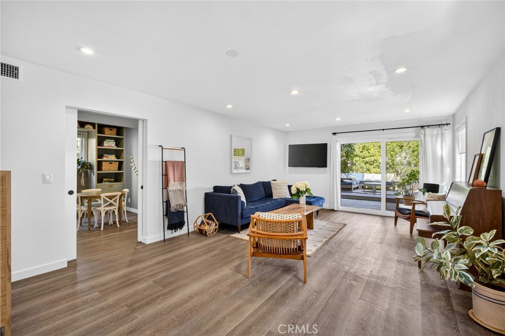 956 Tia Juana