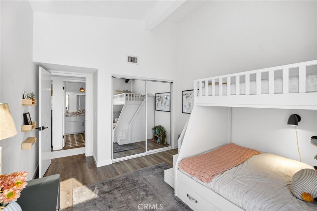 956 Tia Juana
