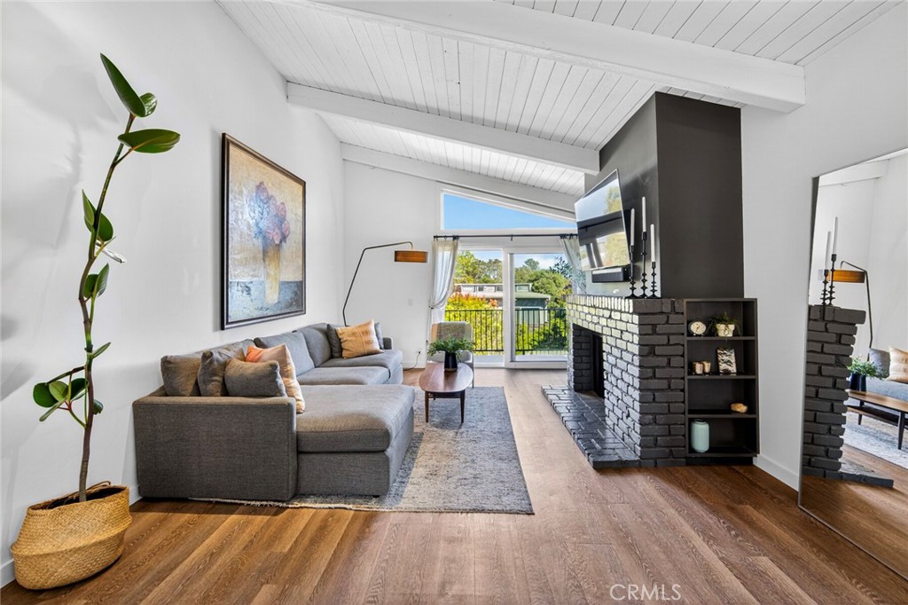 956 Tia Juana