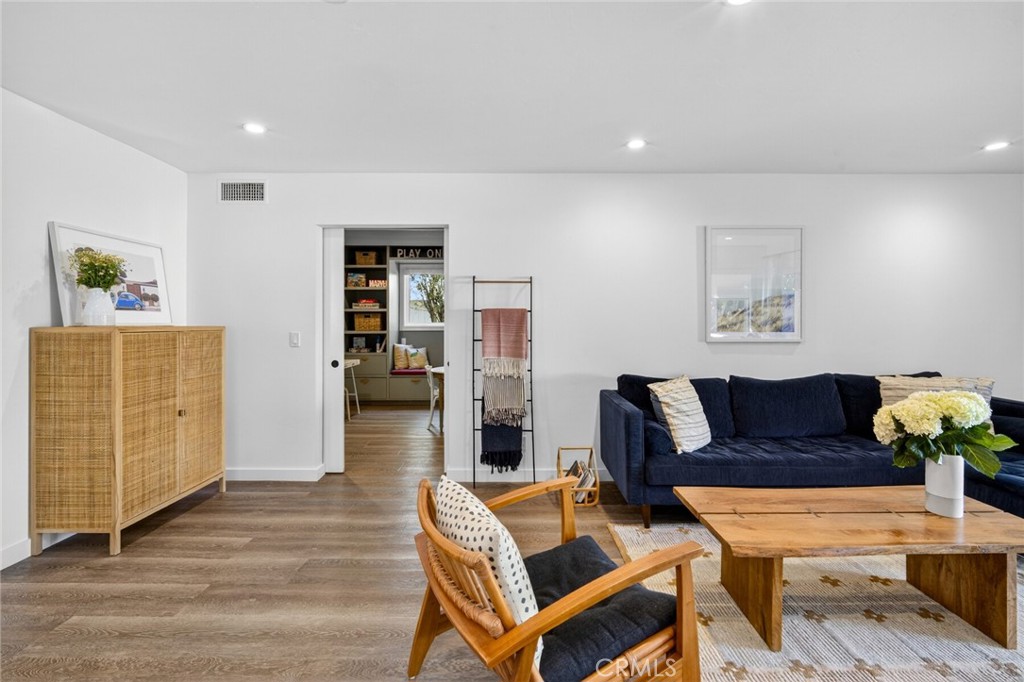 956 Tia Juana