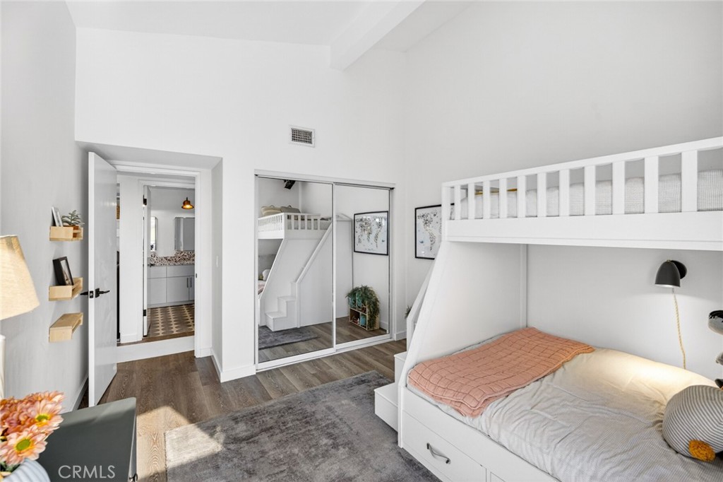 956 Tia Juana