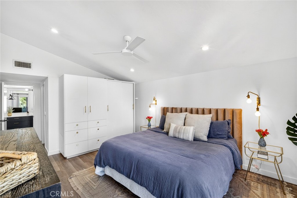 956 Tia Juana