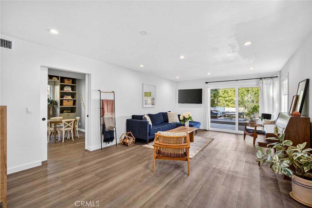 956 Tia Juana