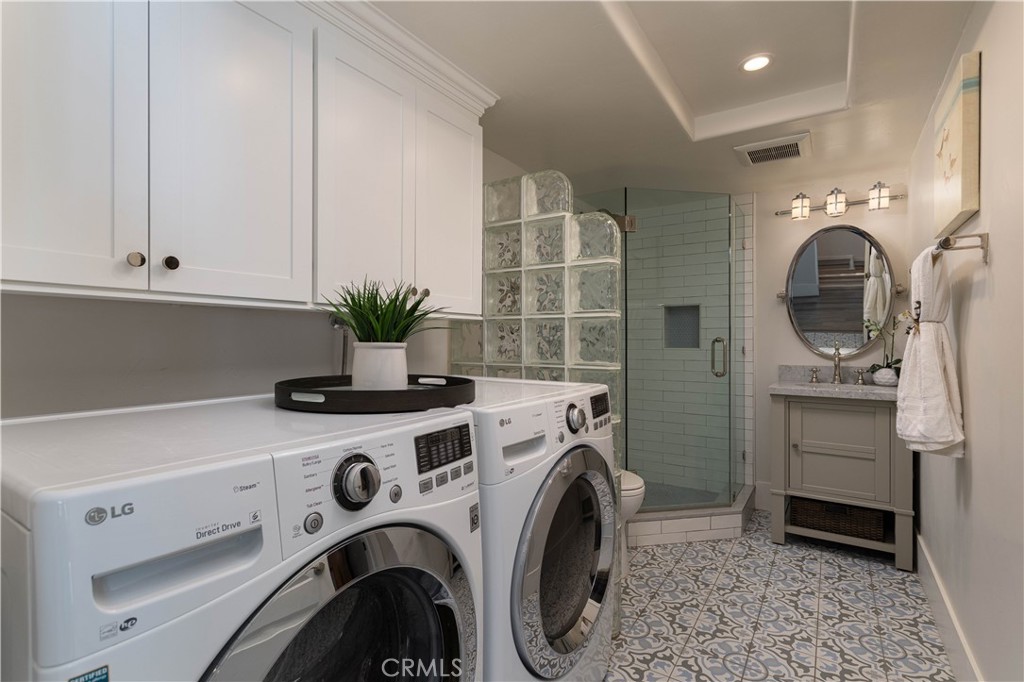 423 Avenida Granada 2