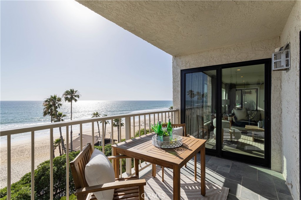 423 Avenida Granada 2