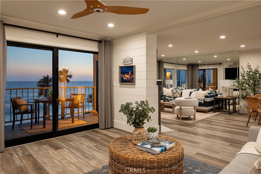 423 Avenida Granada 2