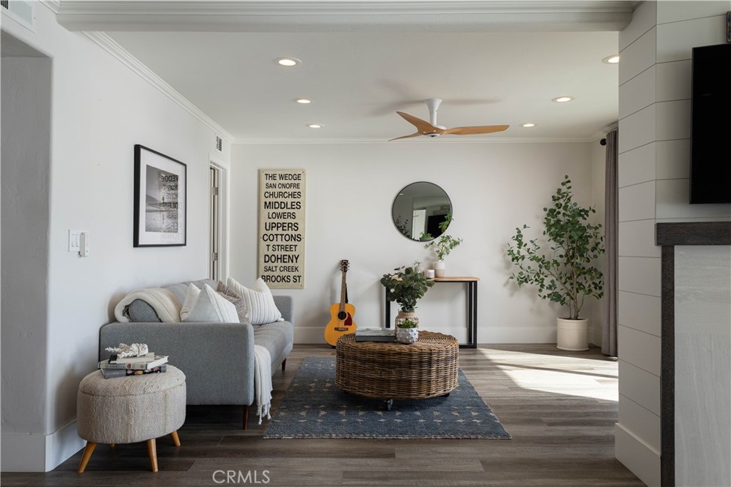 423 Avenida Granada 2