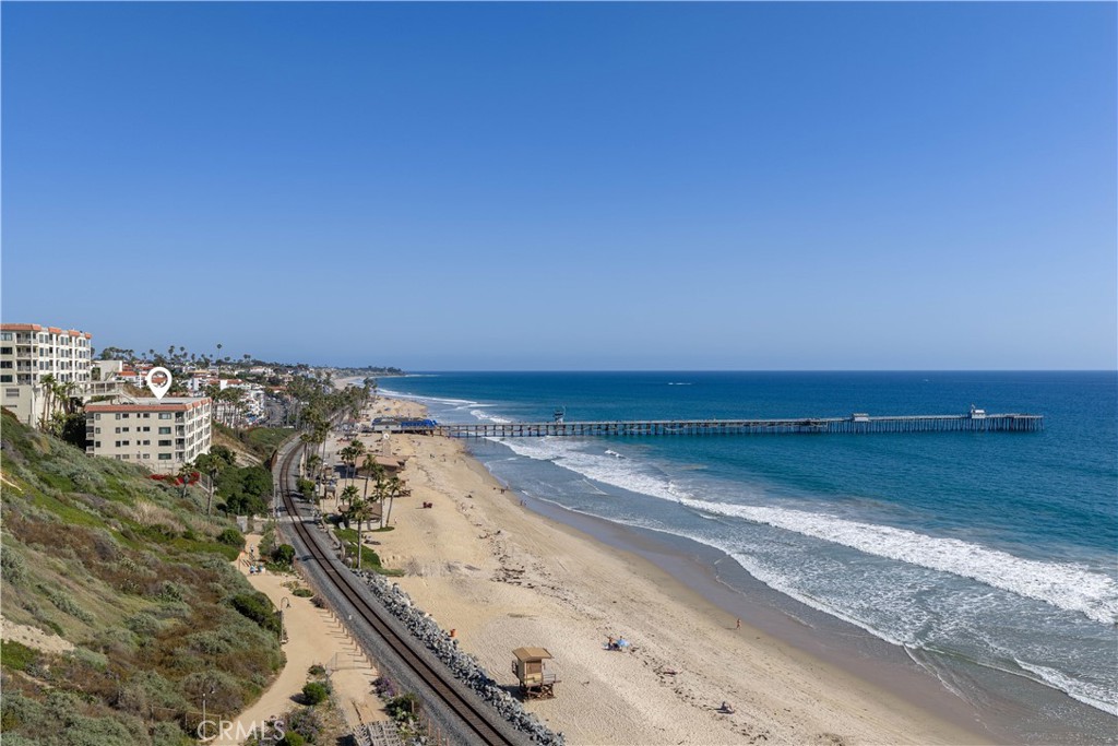 423 Avenida Granada 2