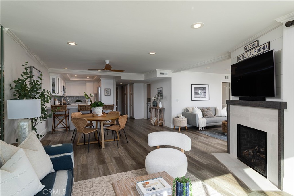 423 Avenida Granada 2