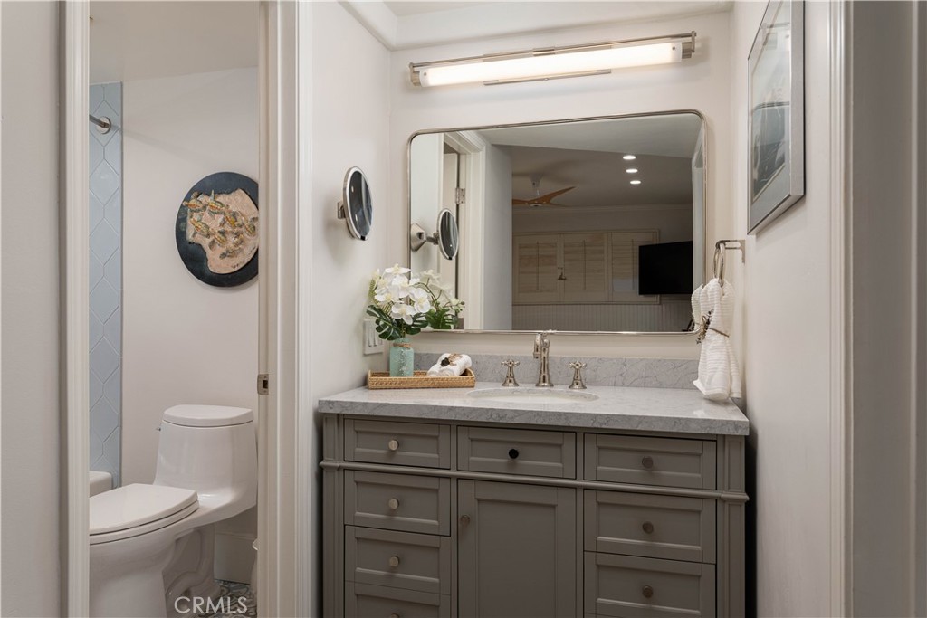 423 Avenida Granada 2