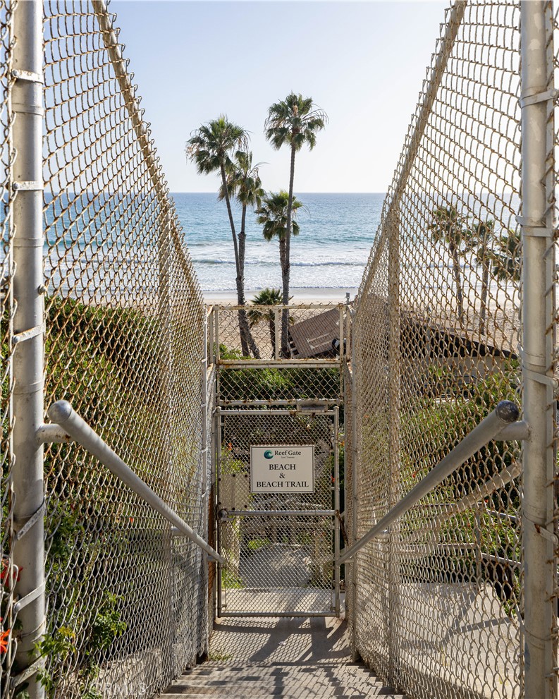 423 Avenida Granada 2