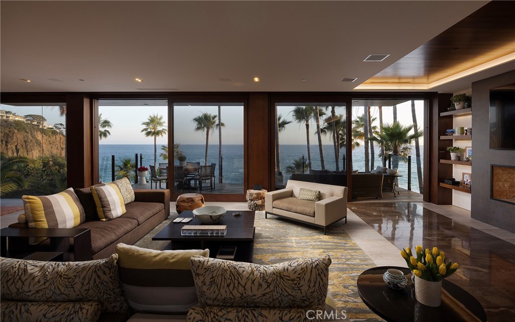 2495 Riviera