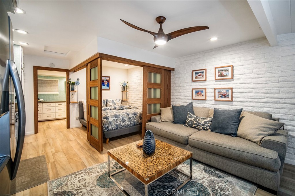 33921 Robles C