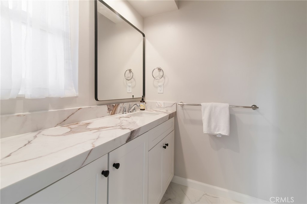 251 Lower Cliff Drive 8
